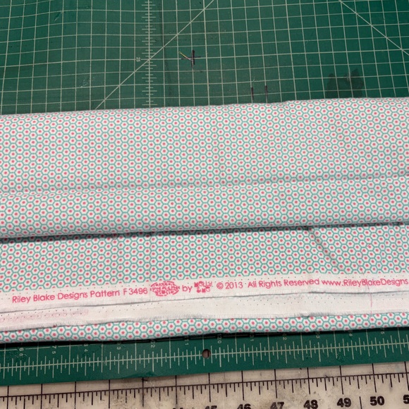 Flannel Pink and White Patterned Cotton Fabric - Picture 4 of 4